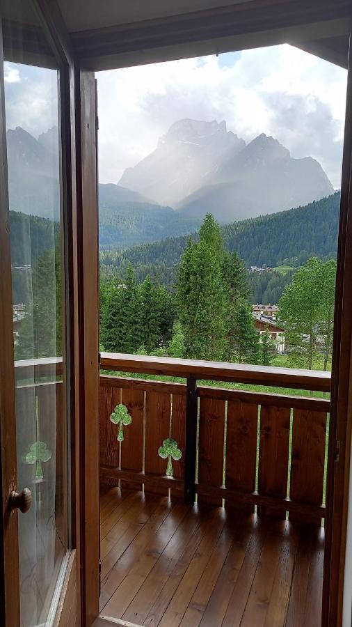 Apartamento Deliziosa Mansarda Con Vista Dolomiti San Vito di Cadore Exterior foto