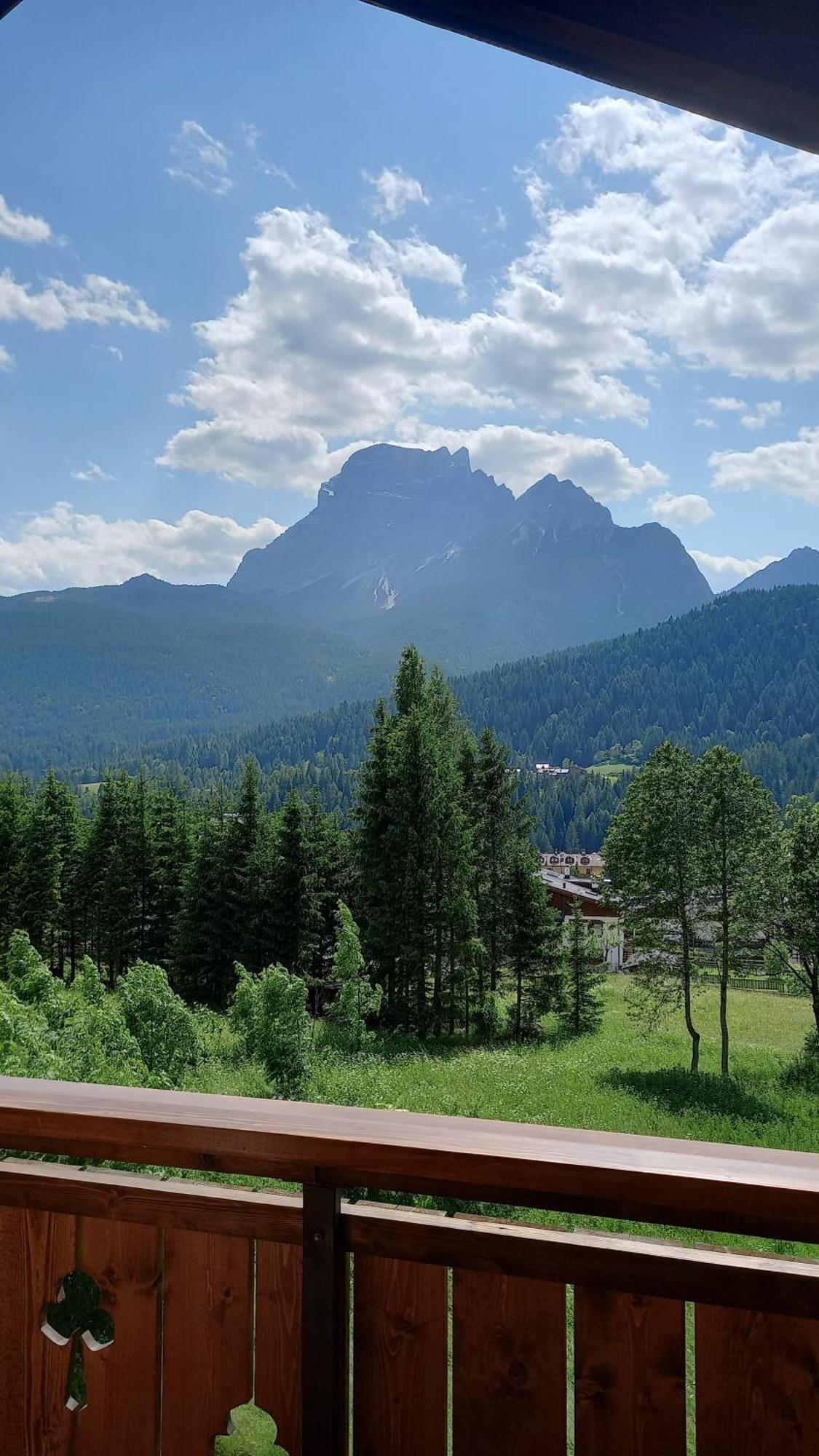 Apartamento Deliziosa Mansarda Con Vista Dolomiti San Vito di Cadore Exterior foto