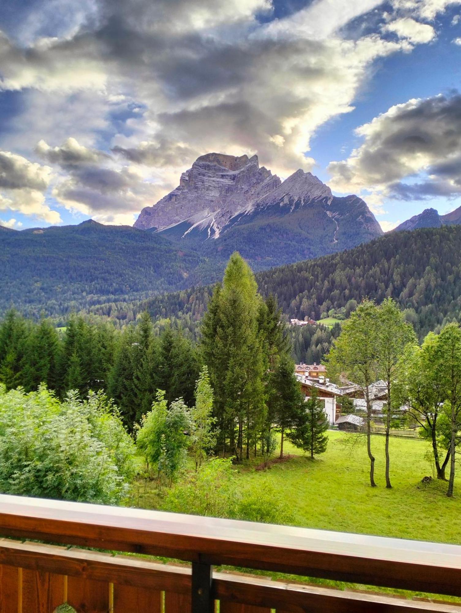 Apartamento Deliziosa Mansarda Con Vista Dolomiti San Vito di Cadore Exterior foto